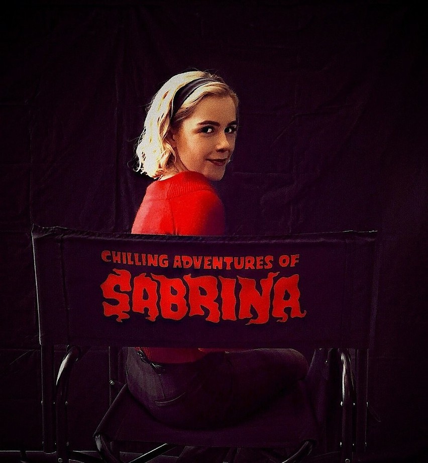 "Chilling Adventures of Sabrina". Netflix publikuje pierwsze zdjęcia nowej "Sabriny, nastoletniej czarownicy"! [DATA PREMIERY]