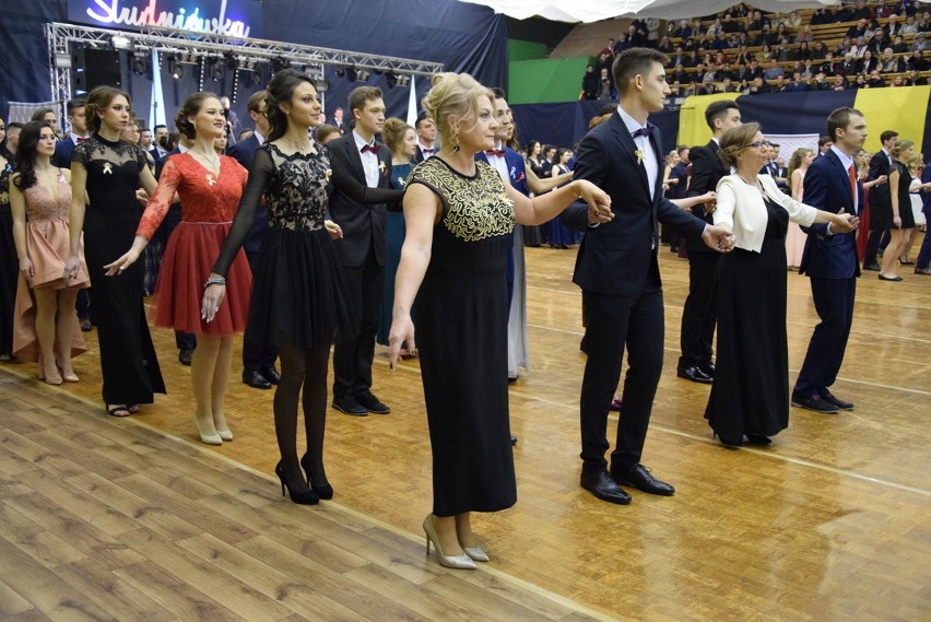 Częstochowa: Studniówka 2018 Liceum Ogólnokształcącego im....