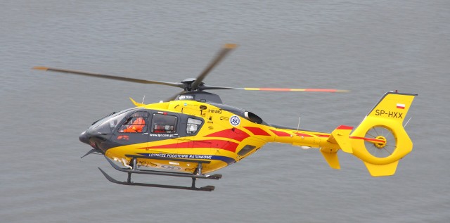 Ranny motocyklista został przetransportowany helikopterem do szpitala w Sosnowcu