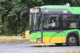 Zderzenie autobusu z samochodem na rondzie Śródka