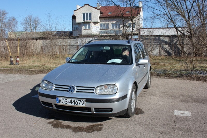 VW Golf IV, 2003 r., 1,9 TDI, 11 tys. 900 zł;