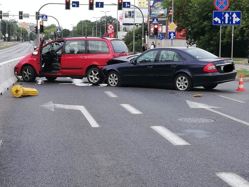 Do wypadku z udziałem dwóch samochodów osobowych doszło na...