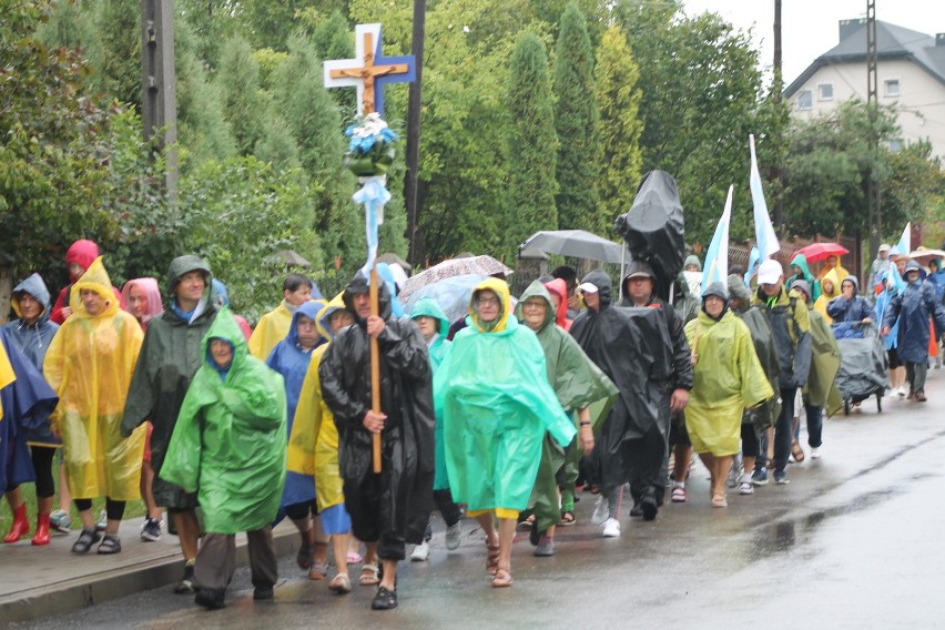 Trwa pielgrzymka z Diecezji Sosnowieckiej na Jasną Górę....