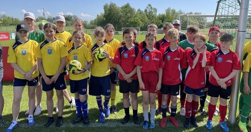 Zakończył się finał wojewódzki "Z Podwórka na Stadion o Puchar Tymbarku w Miętnem". Jak poradziły sobie zespoły z regionu radomskiego?