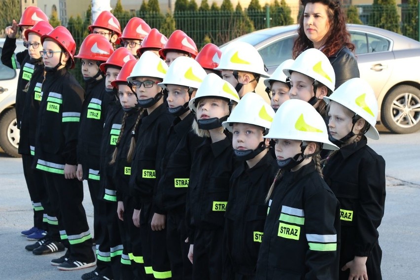 Strażacy z Woli Morawickiej mają nowy wóz ratowniczo-gaśniczy [zdjęcia. wideo]