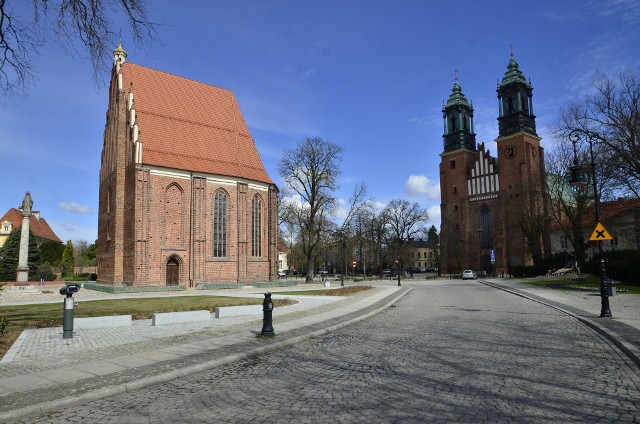 Kościół pw. Najświętszej Marii Panny in Summo jest najstarszym zabytkiem na Ostrowie Tumskim w Poznaniu.