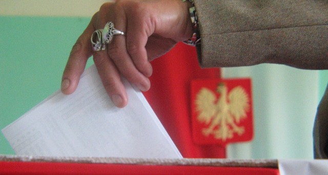 Z danych Unibet wynika, że Bronisław Komorowski w pierwszej turze wyborów powinien zdobyć przeszło 41,5 proc. głosów, a Andrzej Duda 29,5 proc.
