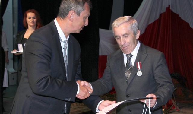 Adamowi Bodziochowi  gratulował minister Andrzej Halicki.