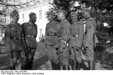 Collegium Gostomianum i Sandomierz w roku 1940 na zdjęciach niemieckiego żołnierza. Coś niesamowitego [ZDJĘCIA]