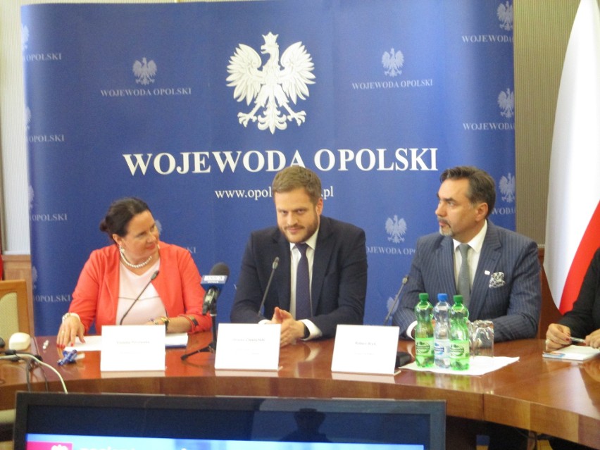 Wiceminister zdrowia, Janusz Cieszyński przyjechał do Opola zachwalać lekarzom e-recepty