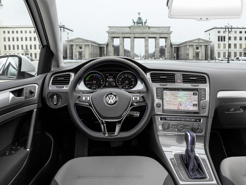 Volkswagen e-Golf...