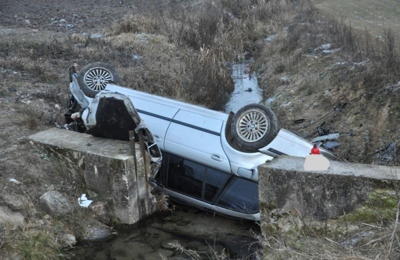 W pewnej chwili z niewyjaśnionych dotąd przyczyn zjechał na...