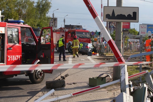 Wypadek na przejeździe kolejowym. Czy fotoradary na przejazdach sprawią, że będzie tam bezpieczniej?