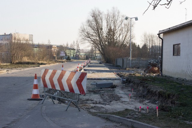 Ul. Przemysłowa w Sępólnie będzie miała nową, asfaltową nawierzchnię, przechodnie nie będą ochlapywani przez samochody