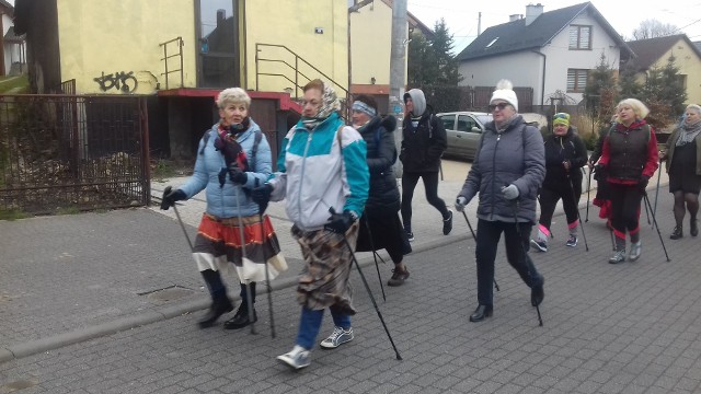 W Jaworznie odbył się Marsz w spódnicy. Zabawa cieszyła się sporym zainteresowaniem. Zobacz kolejne zdjęcia. Przesuwaj zdjęcia w prawo - naciśnij strzałkę lub przycisk NASTĘPNE