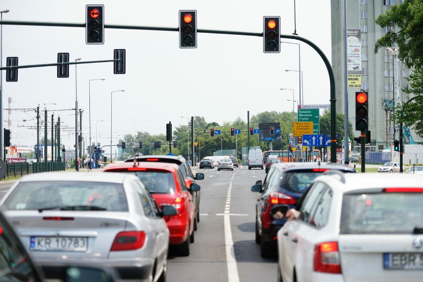 Jak pokazują dane w Polsce najpopularniejszym samochodem był...