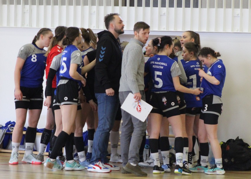 Zawodniczki Handballu pokonały Start Michałkowice 33:17