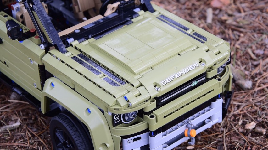Land Rover Defender od LEGO Technic. Gratka dla fanów motoryzacji i nie tylko. 2573 elementy, kilka godzin składania, całe mnóstwo frajdy