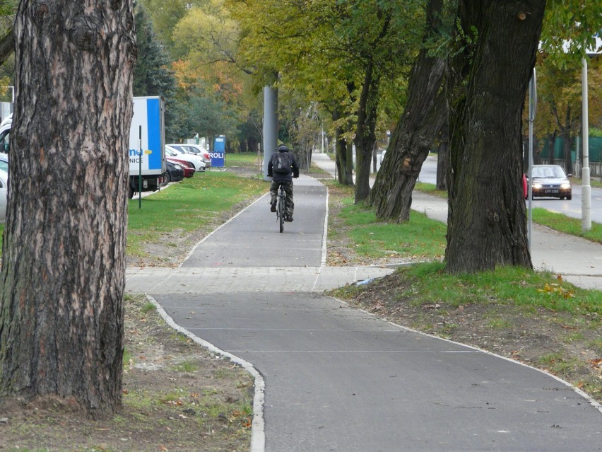 Nowy odcinek drogi rowerowej w Pabianicach już jest gotowy. ZDJĘCIA