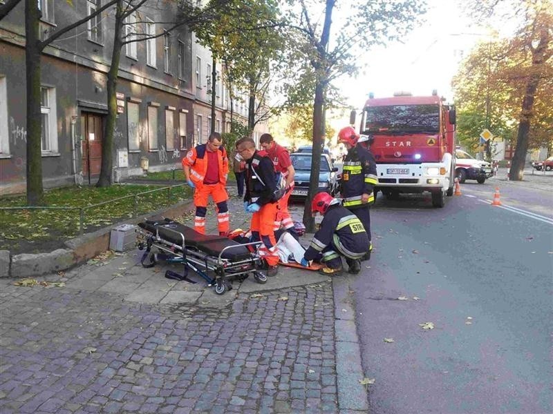 Cinquecento zderzyło się z motocyklem.