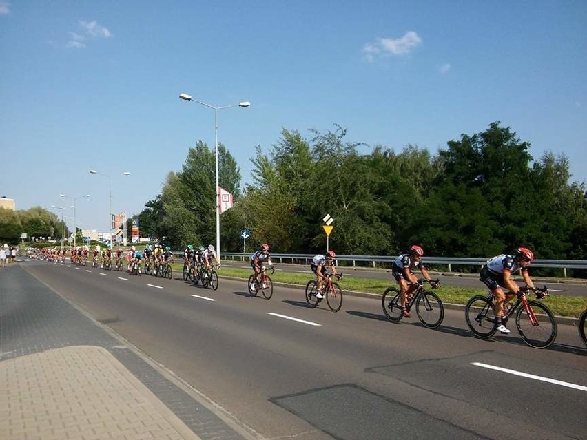 Tour de Pologne 2017 w Jastrzębiu. Kolarze mkną przed siebie