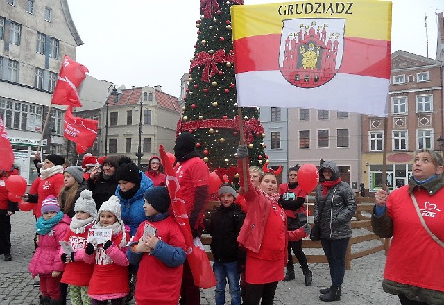 Potrzebujące rodziny w Grudziądzu i gminie czekają na darczyńców. O tym przypominał  marsz "Szlachetnej paczki" w Grudziądzu