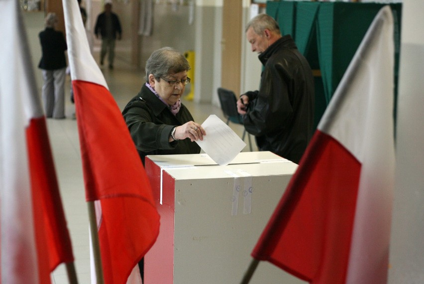 PKW ogłosiła listy z nazwiskami kandydatów na burmistrzów...