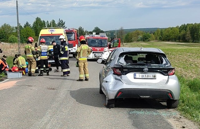 Do wypadku doszło na drodze powiatowej z Zaczarnia do Woli Rzędzińskiej. Poszkodowany został motocyklista