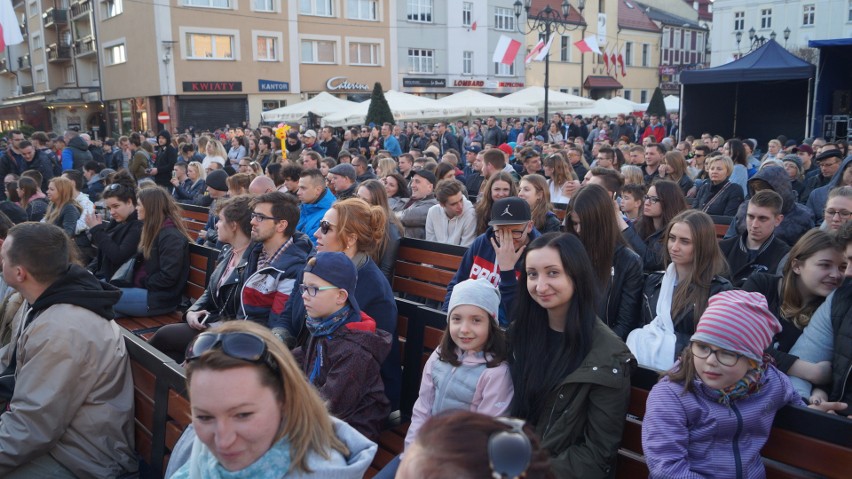 Rybnik oszalał! Dzikie tłumy na koncercie Miuosha i O.S.TR.