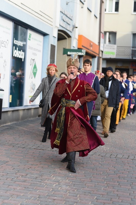 Mieszkańcy Lublińca zatańczyli Poloneza na Rynku