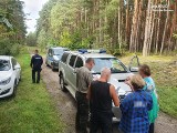 Dąbrowa Górnicza. Straż Leśna i policjanci w akcji. Kierowcy wciąż wjeżdżają autami do lasów, a to zabronione 