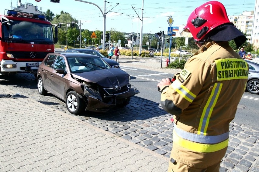Wypadek na skrzyżowaniu ulic: Pilczyckiej i Górniczej we...