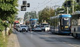 Wypadek i ogromne korki na Krakowskiej. Nie kursują tramwaje (ZDJĘCIA)