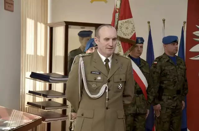 Pułkownik Ostrowski do 2014 roku służył w Słupsku. W 7. BOW pełnił funkcję zastępcy dowódcy.