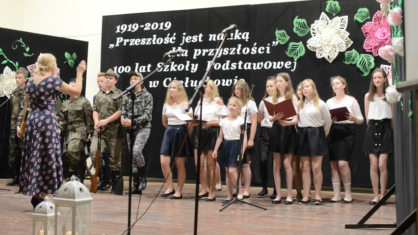 Szkoła Podstawowa w Ciełuchowie ma już sto lat! Ach co to był za jubileusz [zdjęcia]