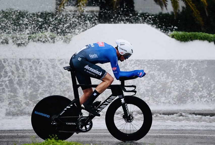 Kolarstwo. Filippo Ganna najlepszy na otwarcie Tirreno-Adriatico. Michał Kwiatkowski najwyżej z Polaków