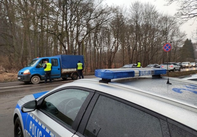 Podczas porannych kontroli na drogach miasta i powiatu policjanci z koszalińskiej drogówki zatrzymali dwóch nietrzeźwych kierujących.