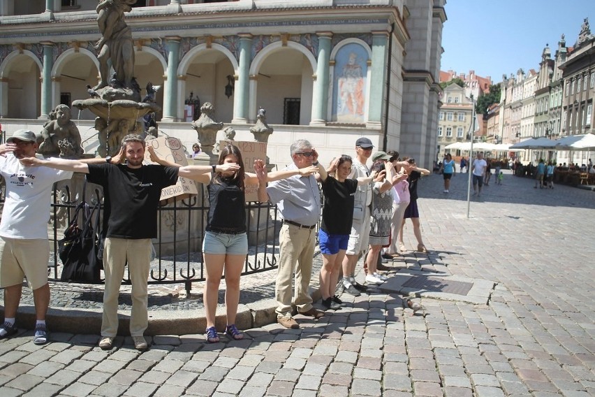 Flash mob głuchoniemych na Starym Rynku