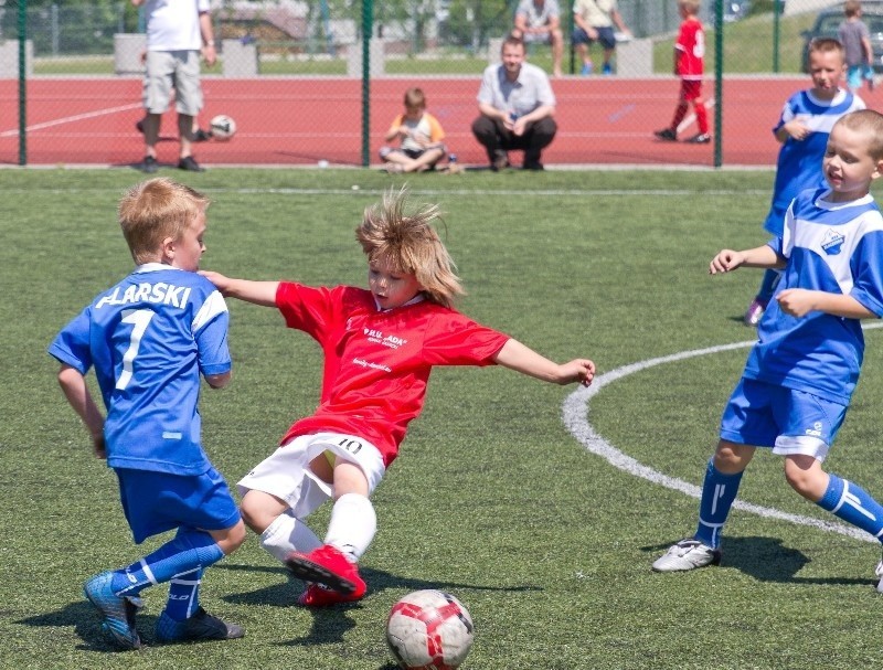 Do Olesna na turniej Chęciniak Cup przyjechało 10 drużyn,...