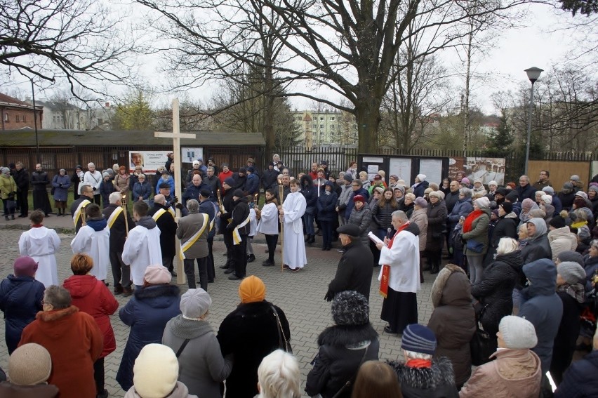 W piątek (12 kwietnia) po mszy świętej, która odbyła się w...