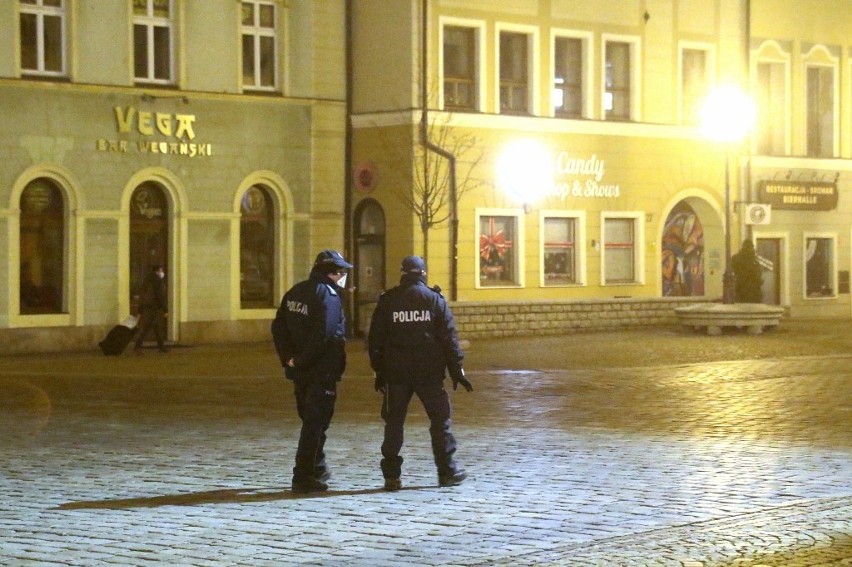 Policja nie pozwalała witać Nowego Roku na wrocławskim Rynku