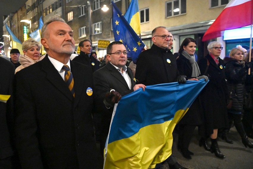 Manifestacja w Gdyni 3.03.2022. Mieszkańcy pokazali solidarność z narodem ukraińskim. Zdjęcia