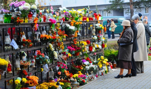 Obecnie na cmentarzu przy ul. Wiślanej znajdują się cztery ossaria. Jednak potrzeby są znacznie większe, bo zainteresowanie pochówkami urnowymi z roku na rok rośnie. 