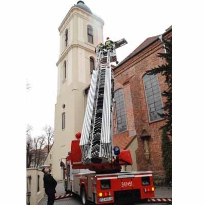 Obyśmy taki obrazek, zapracowanych ogniowców przy Konkatedrze, widywali tylko przy okazji ćwiczeń strażackich.