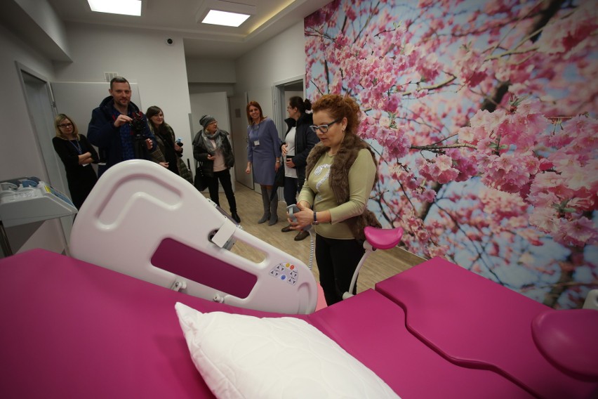 Przyszłe matki zwiedzały przyszłą porodówkę w słupskim szpitalu