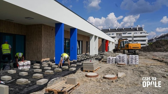 Postęp prac przy budowie nowego przedszkola w Opolu.