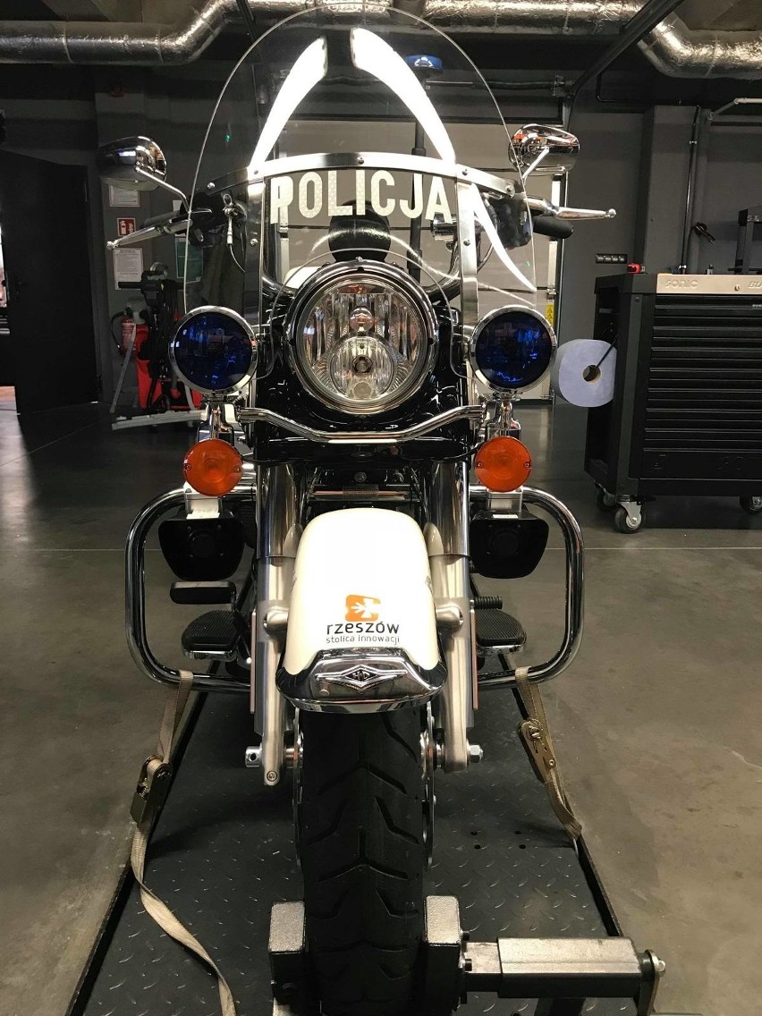 Harley-Davidson dla policji. Ma nawet drukarkę do mandatów