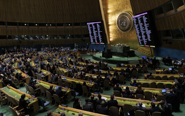 ONZ przyjęła rezolucję wzywającą Rosję do wycofania wojsk z Ukrainy