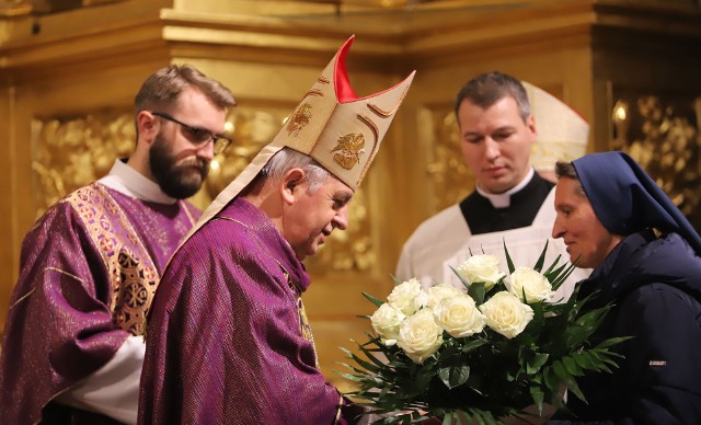 We wtorek, 29 listopada, przypadła 8 rocznica ingresu biskupa kieleckiego Jana Piotrowskiego do Bazyliki Katedralnej w Kielcach.
