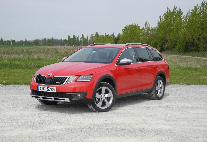 Skoda Octavia Scout. Uniwersalne auto do pracy i na wakacje